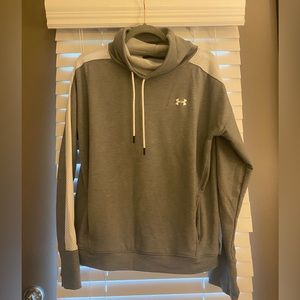 Gray size L Under Armour sweatshirt